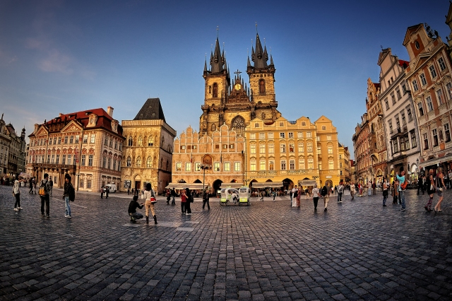 Plaza de la Ciudad Vieja. Iglesia de Nuestra Señora del Týn. Praga