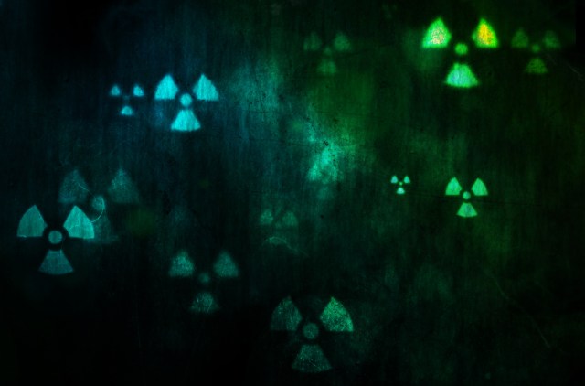 radioactive-wallpapers_28565_1920x1200