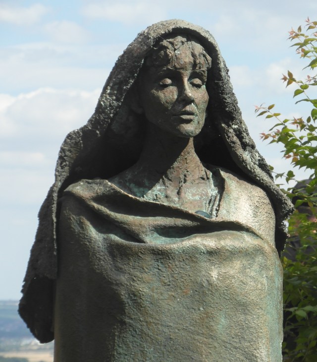 Escultura de Hildegarda de Bingen de Karlheinz Oswald