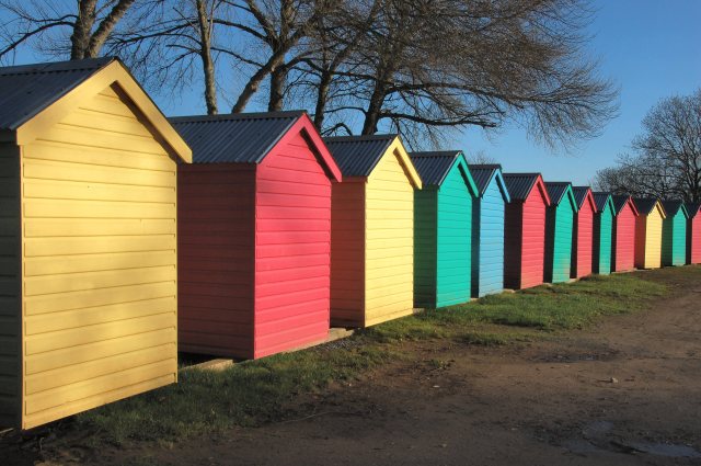 Fuente: https://ecologismoliterario.files.wordpress.com/2009/09/casitas-colores.jpg